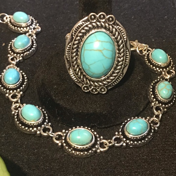 Bohemian Jewelry - Southwest Turquoise Bohemian Bracelet & Ring Set